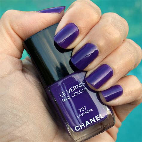 Chanel Nail Colour in Lavanda Review 